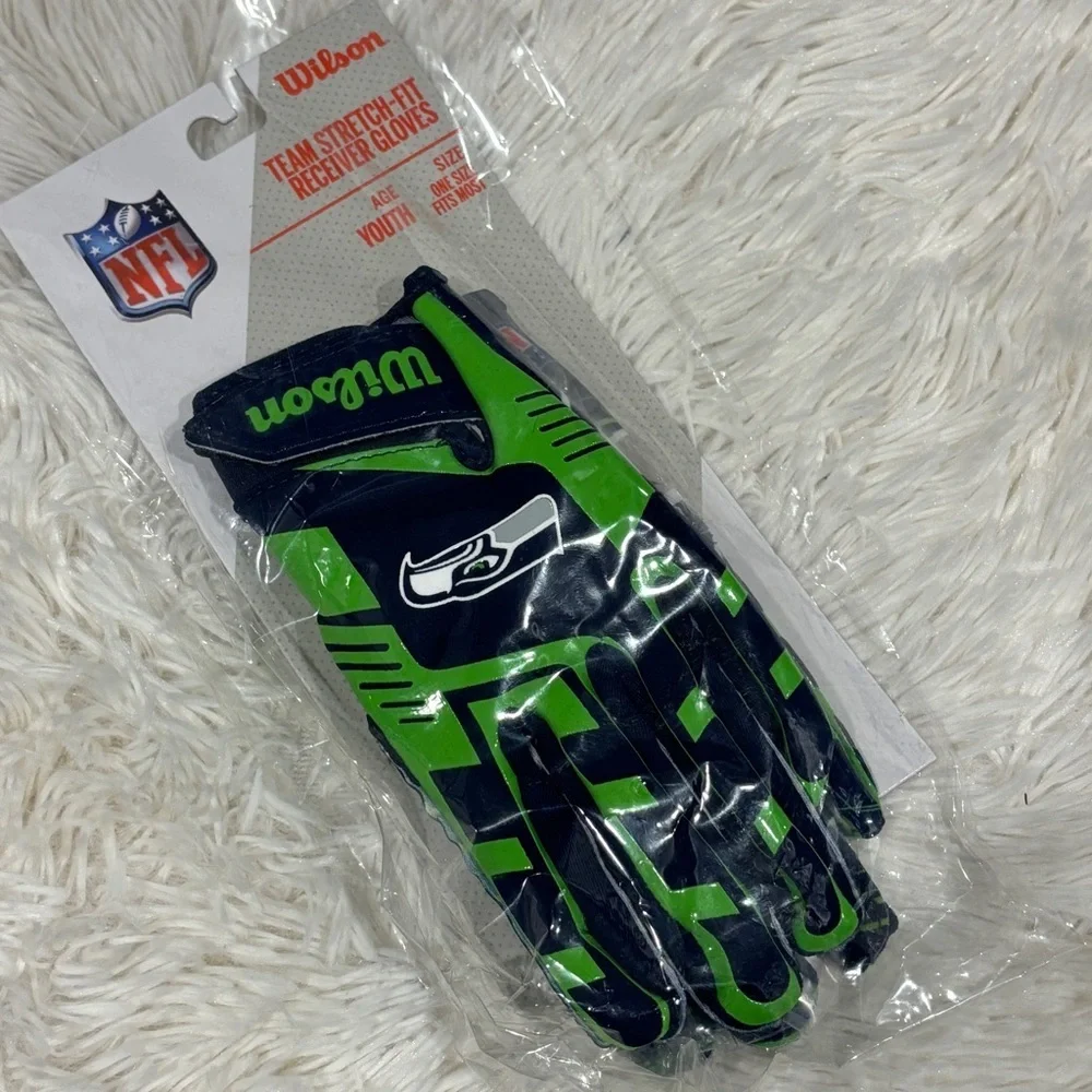 Seattle Seahawks NFL Stretch Fit Receiver Football Gloves WILSON NEW Youth